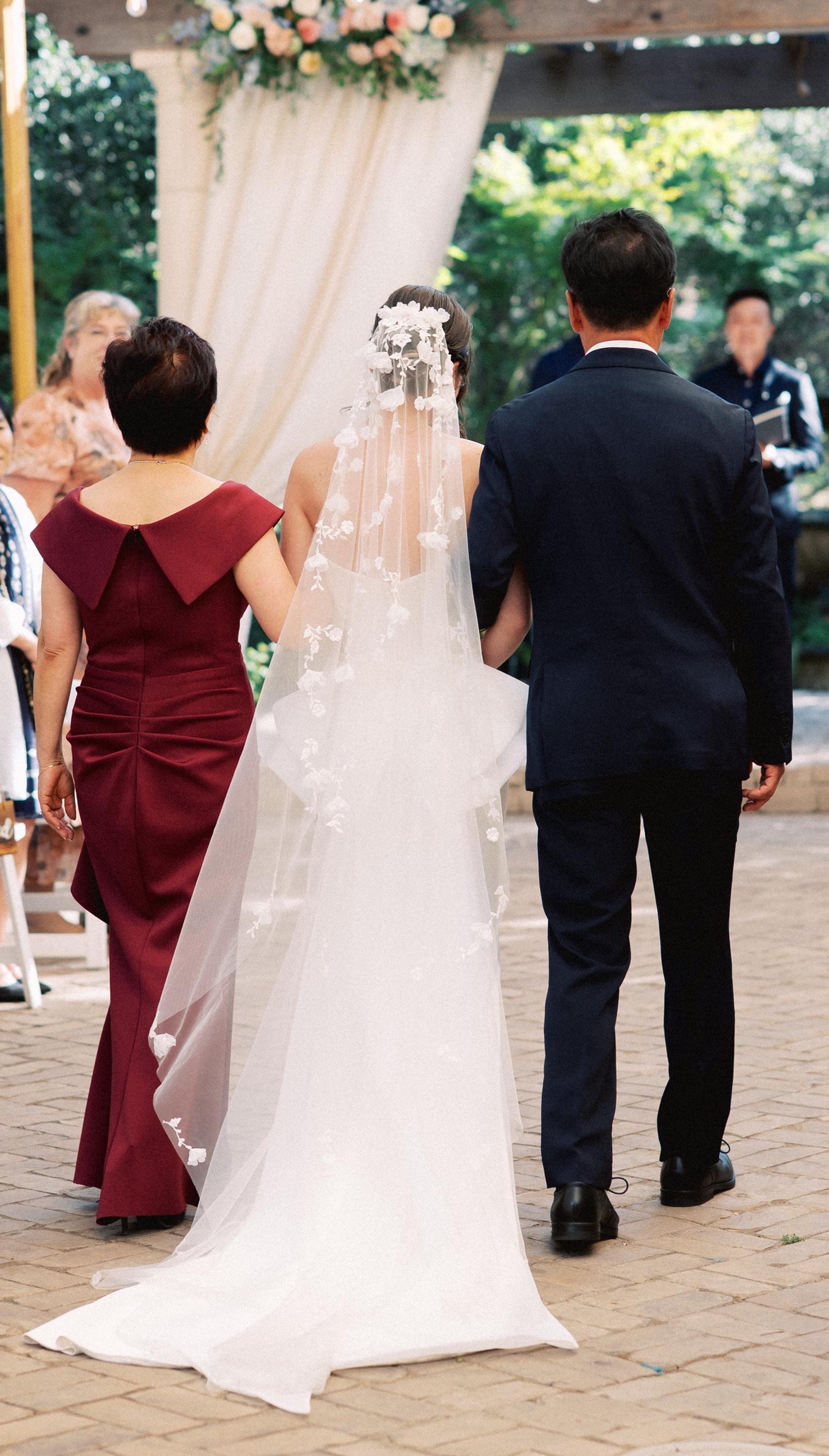 LS61 / 3Dフラワーレースウェディングベール：カスケードブライダル