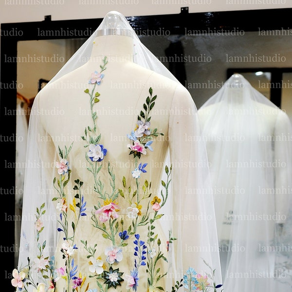 LS155 / 3D Embroidery Flower Wedding Veil: Bridal Lace, Pearl Detail