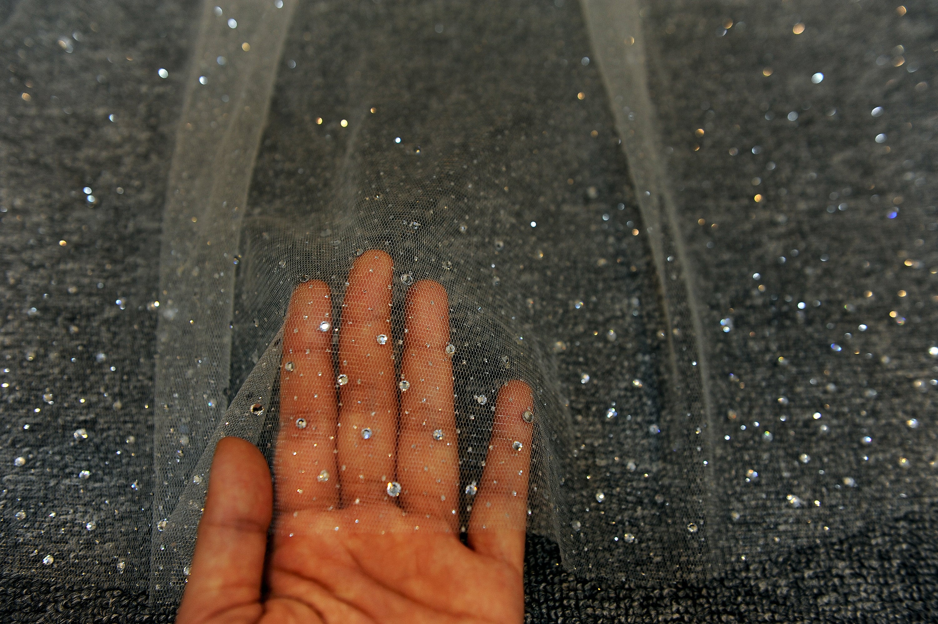Rhinestone tulle veil NWT 10 ft Stardust Glitter Tulle Cathedral Wedding Veil main image 3