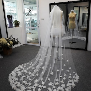 LS46 / 3D Flower Chapel Veil: Light Ivory Bridal Veil, Organza Tulle