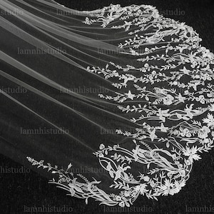 LS144 / Scalloped Lace Cathedral Veil - Bridal Tulle Veil (2.4 meters)