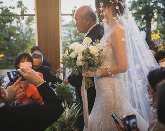 LS61 / 3Dフラワーレースウェディングベール：カスケードブライダル