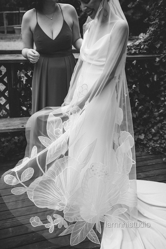 【C15261】VEIL 1.5 LESSON 01 Single Tier All Over Lace Floral Mid Veil | David's Bridal