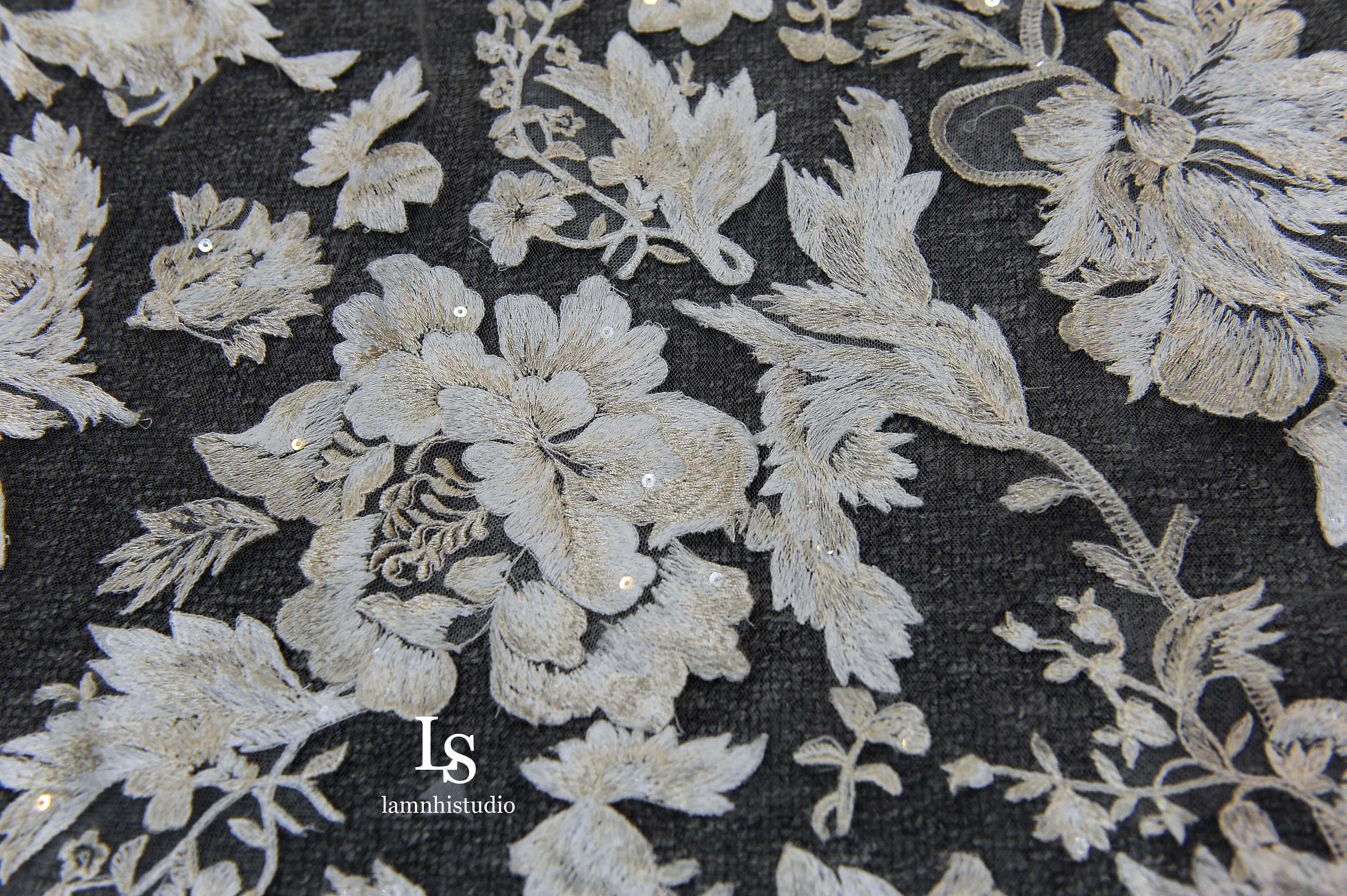 LS26/ Lace Wedding Veil: One Tier Cathedral Veil - Etsy UK