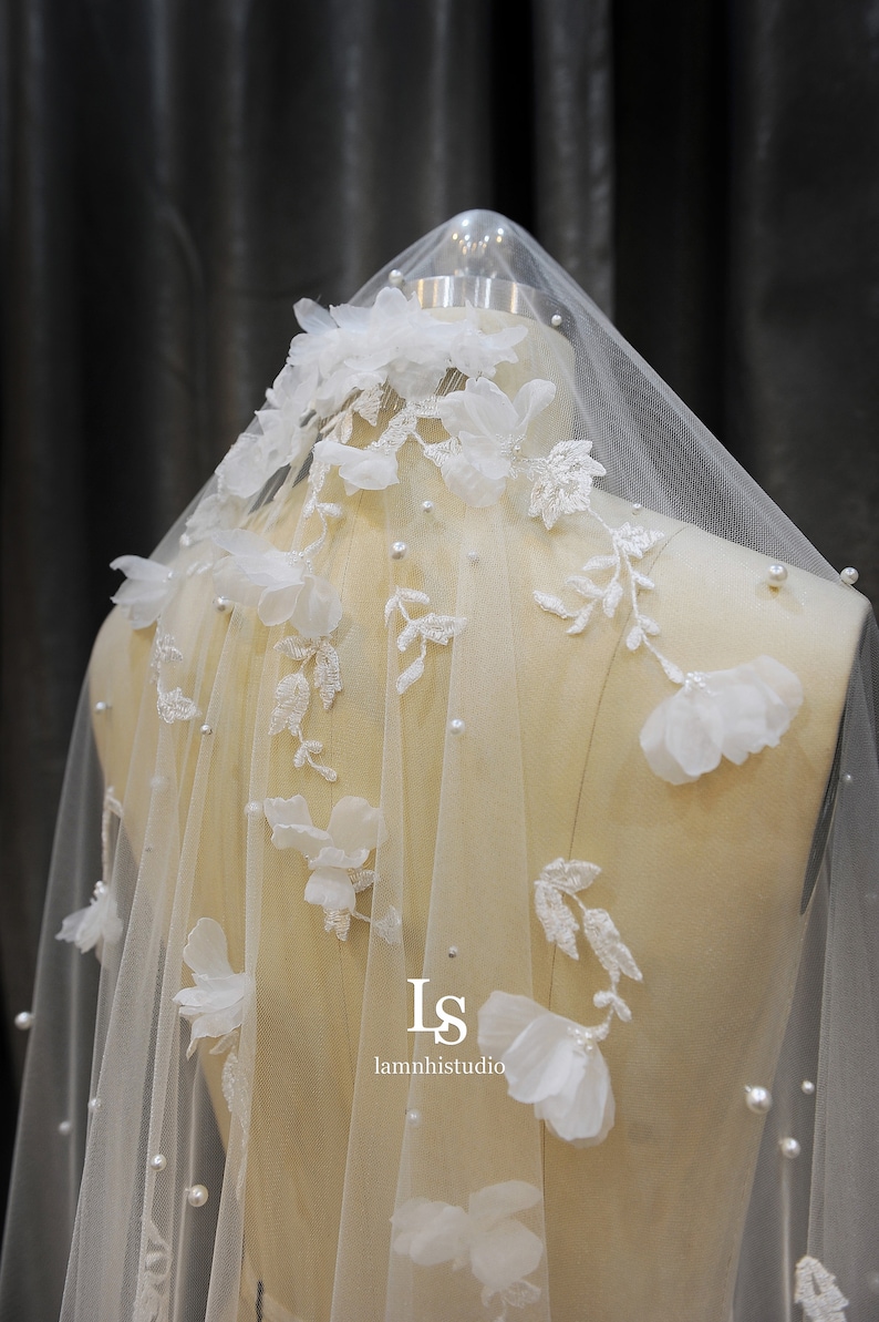 LS127/3d flower lace veil/ blusher wedding veil/pearl veil// Etsy