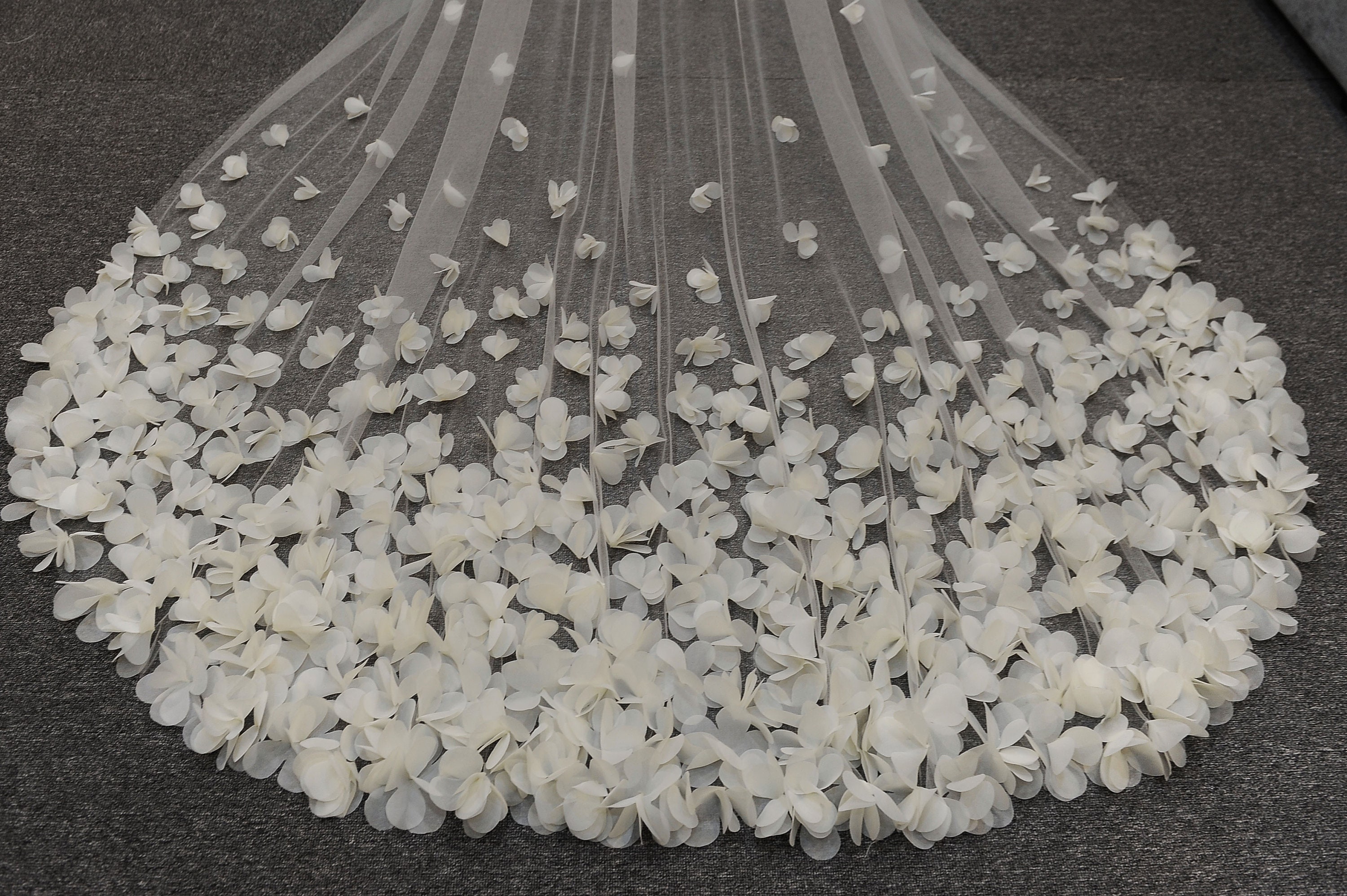 LS36 / 3D Floral Cathedral Wedding Veil With Blusher - Light  display picture 1