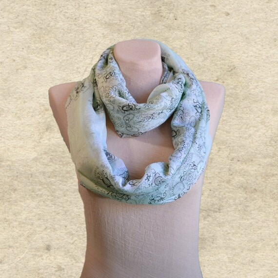 womens light scarves