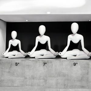 NObody Medito Namaste Pose-beeldje | 3D-geprinte visitekaartjeshouder en etherisch sprookjesdecor voor dromers