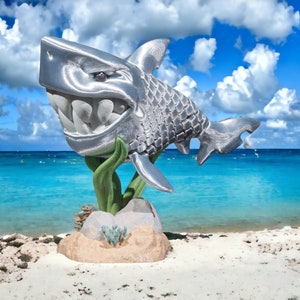 Articulated Great White Shark Desk Toy – Fidget & Stress Relief – Ocean Animal Decor Gift