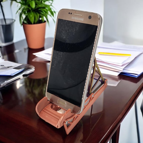Racing Phone Holder – 3D Printed Seat Style Stand with Custom Rollcage and Lettering