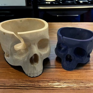Skull Yarn Bowl - Gothic-Inspired Yarn Holder for Crafting, Home Decor or as a Knitting & Crochet Accessory 3D Printed Yarn Pot
