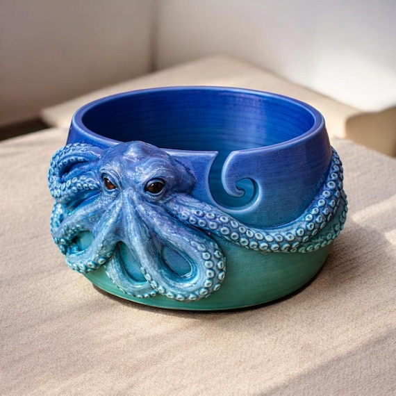 Kraken Yarn Bowl, 3D Printed Sea Monster Holder with Smooth Feed Opening