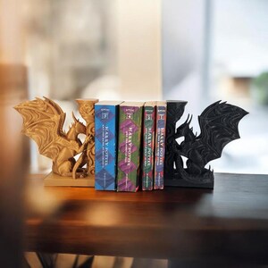 Dekoracja fantasy Dragon Bookend | Podpórka do półek na książki drukowana w 3D zdjęcie 7
