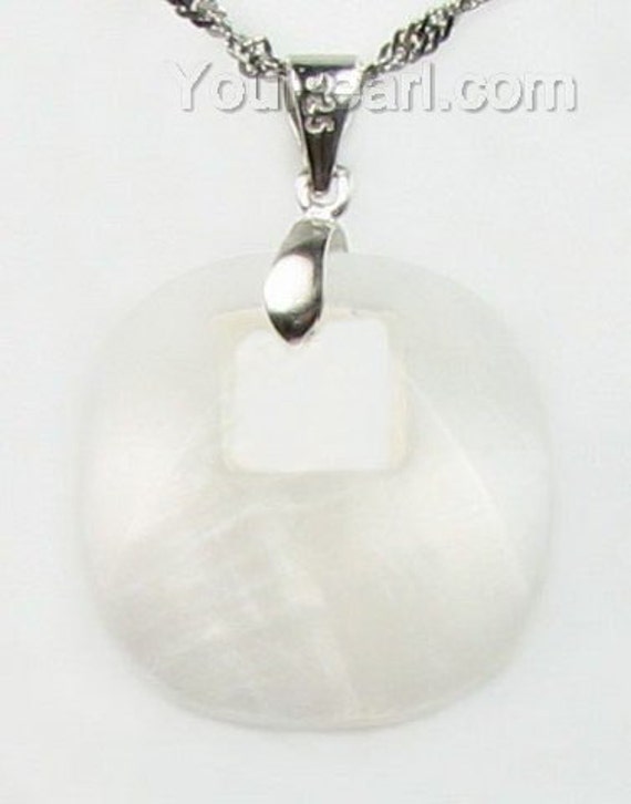 Mother of Pearl Shell Pendant White MOP 