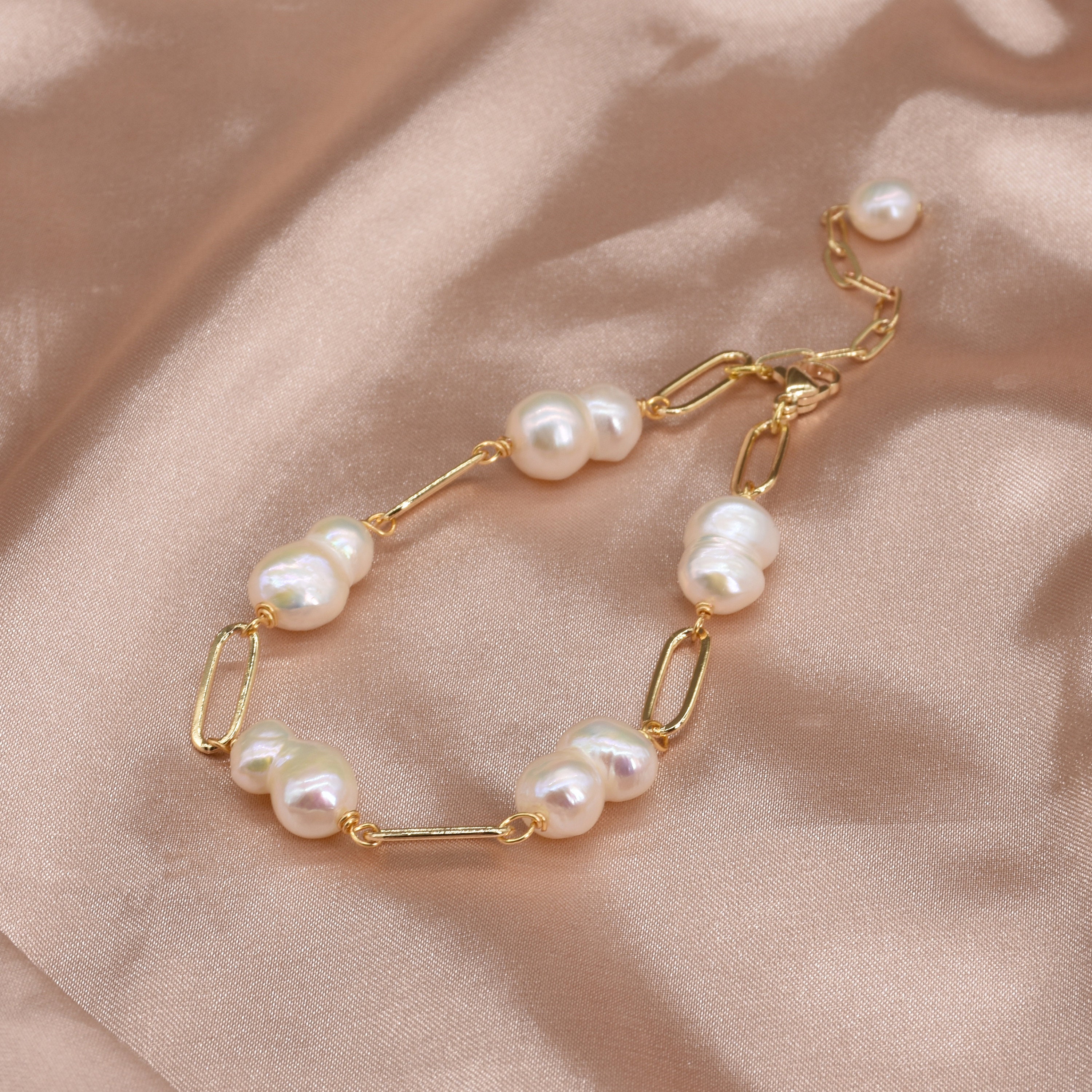 Twin Baroque Pearl Bracelet, Real Figure 8 Pearl Beaded Twin Baroque Pearl Bracelet, Real Figure 8 Pearl Beaded