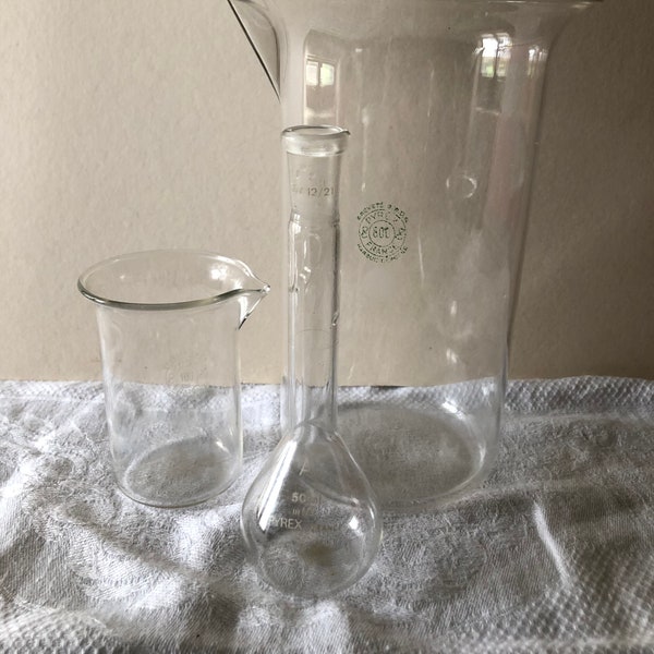 Vintage Französisch x 3 PYREX Grün Stempel Becher Kleine Becher Flasche Flache Pontil Marks Labor Chemiker Becher