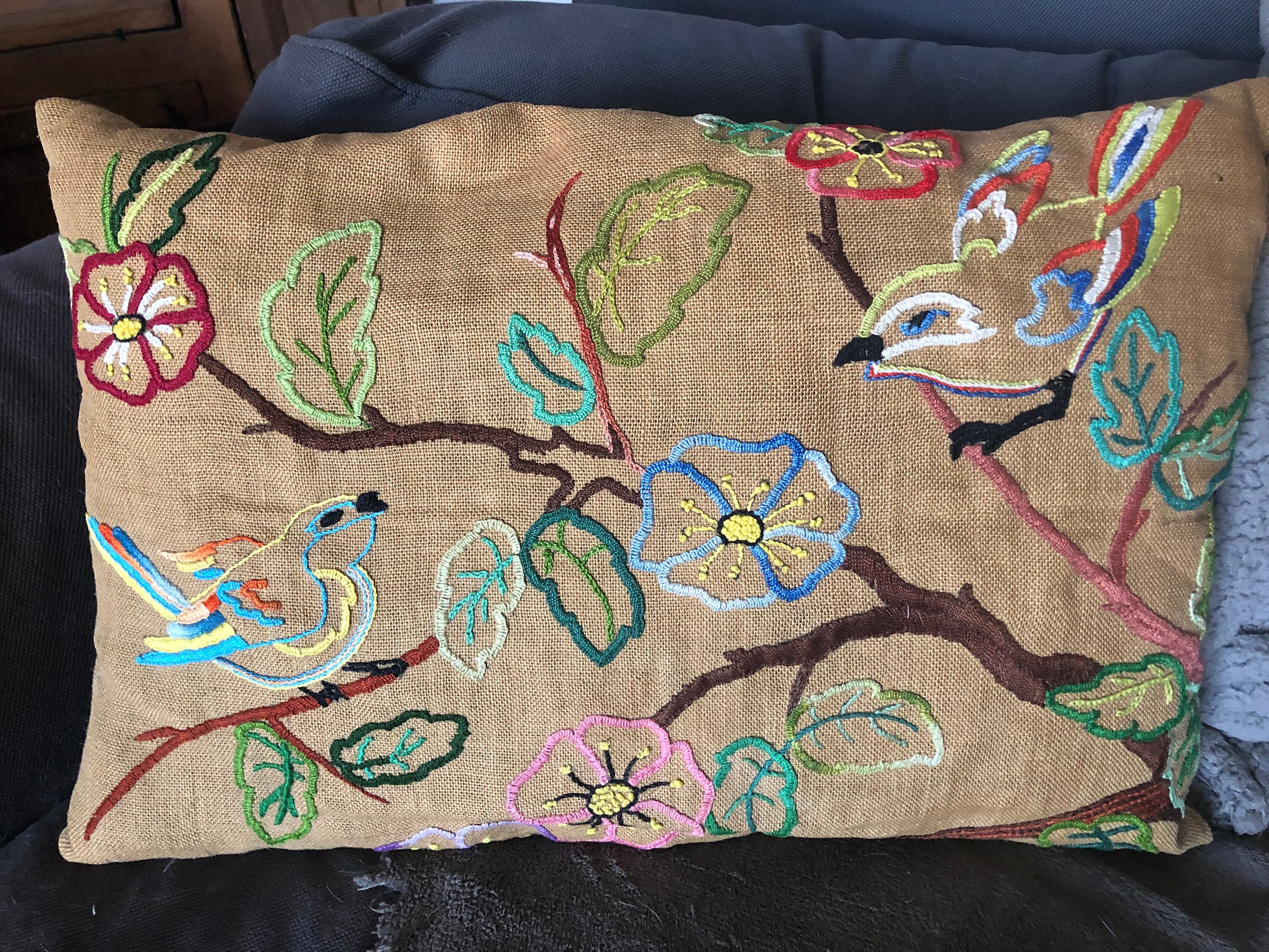 Belle Français Vintage Oiseaux Faits à La Main et Brodés sur Lin Satin Coussin C1930S