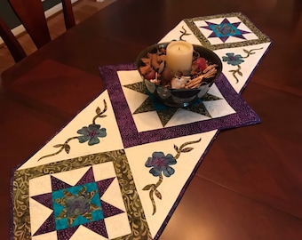 Stars and Flowers Table Runner