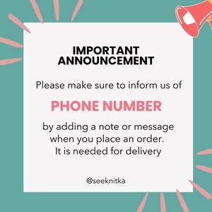 Pu&ograve; includere: Un grafico quadrato con bordo verde acqua e accenti rosa, che presenta un'icona a forma di megafono rosso. Il testo recita: IMPORTANT ANNOUNCEMENT. Please make sure to inform us of PHONE NUMBER by adding a note or message when you place an order. It is needed for delivery. @seeknitka