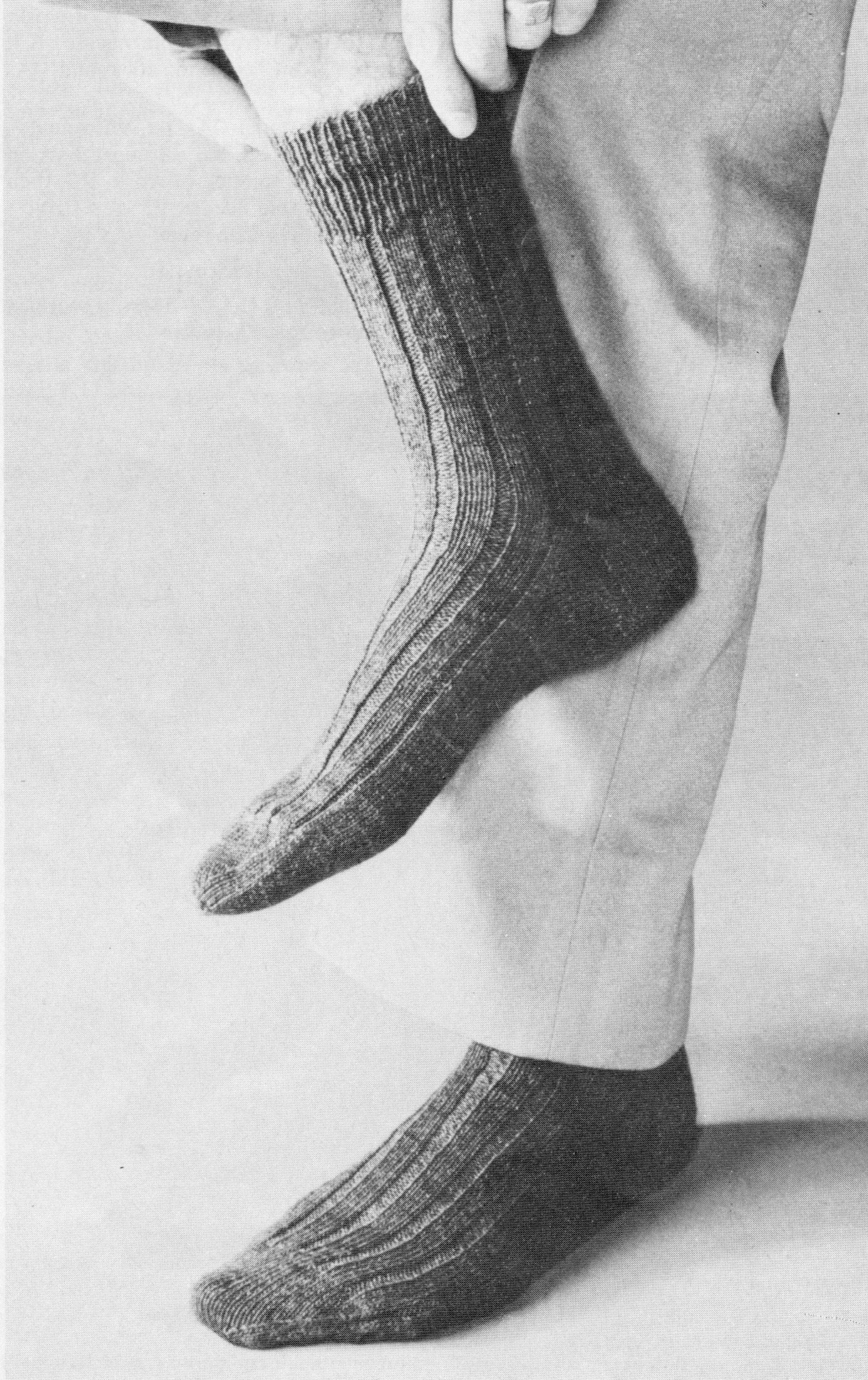 Men's Ribbed Socks to Knit. Wide Rib, Two Sizes, in 3 Ply on Four