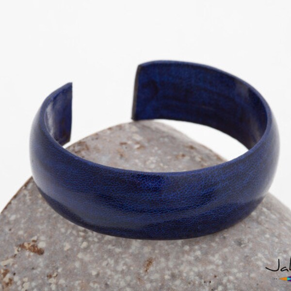 Bracelet fin en cuir artisanat Touareg