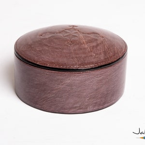 Tuareg handcrafted leather box - jewelry / decoration box Diameter 16 cm