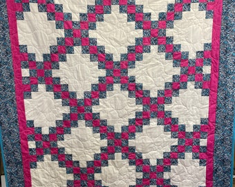 Double Irish Chain twin bed quilt