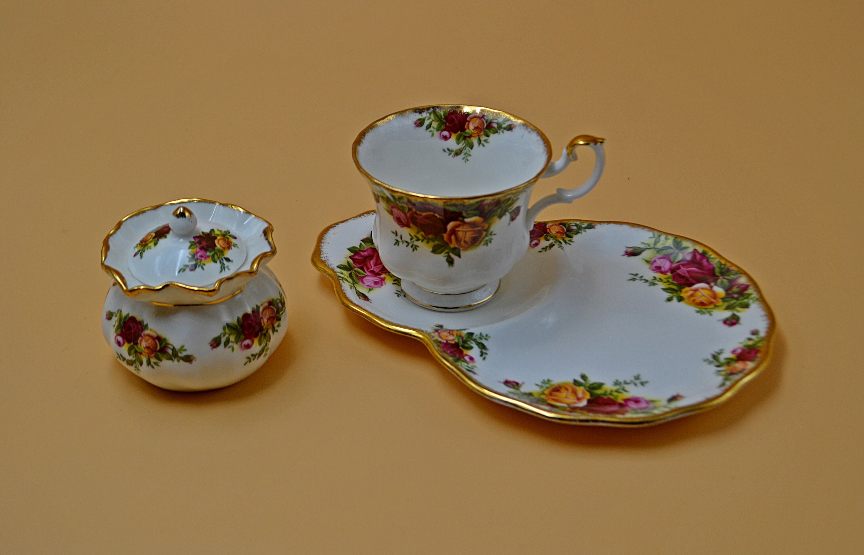 royal albert tennis set