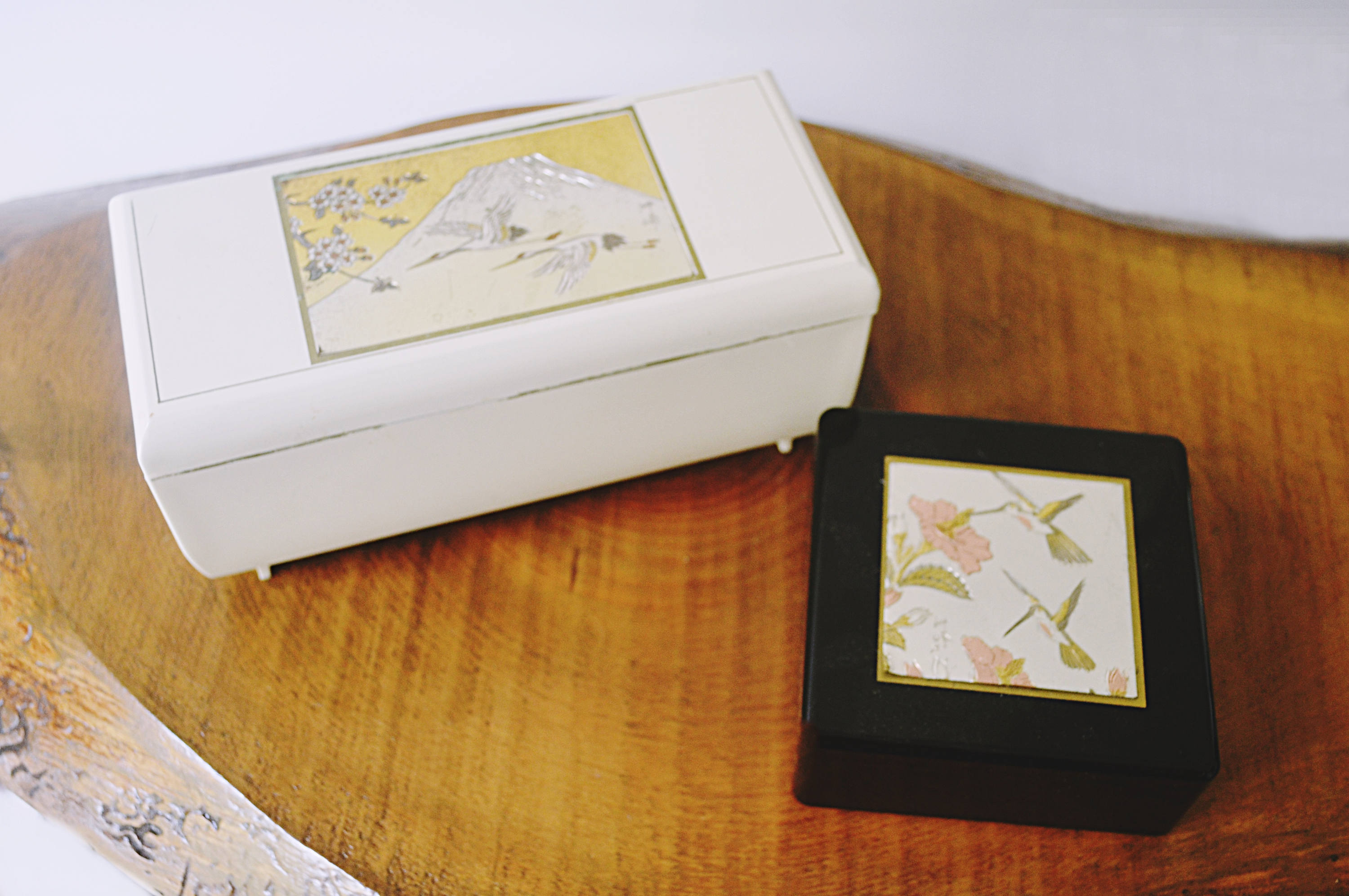 2 Trinket Boxes Al Celluloid Box Black Lacquer 2 Trinket Boxes Al Celluloid Box Black Lacquer Hummingbirds Cranes Made In Japan Vintage Jewelry
