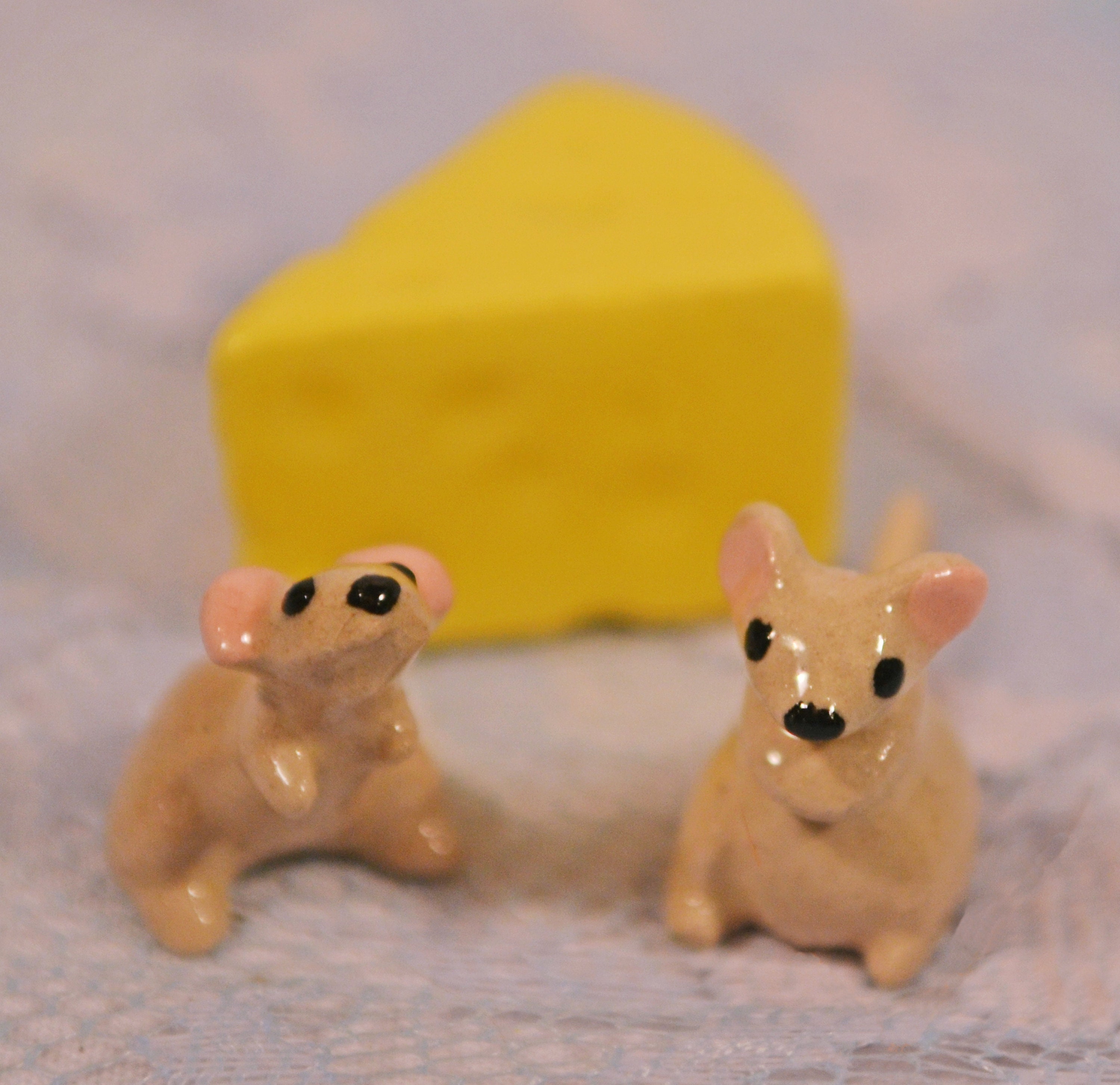 small mouse figurines