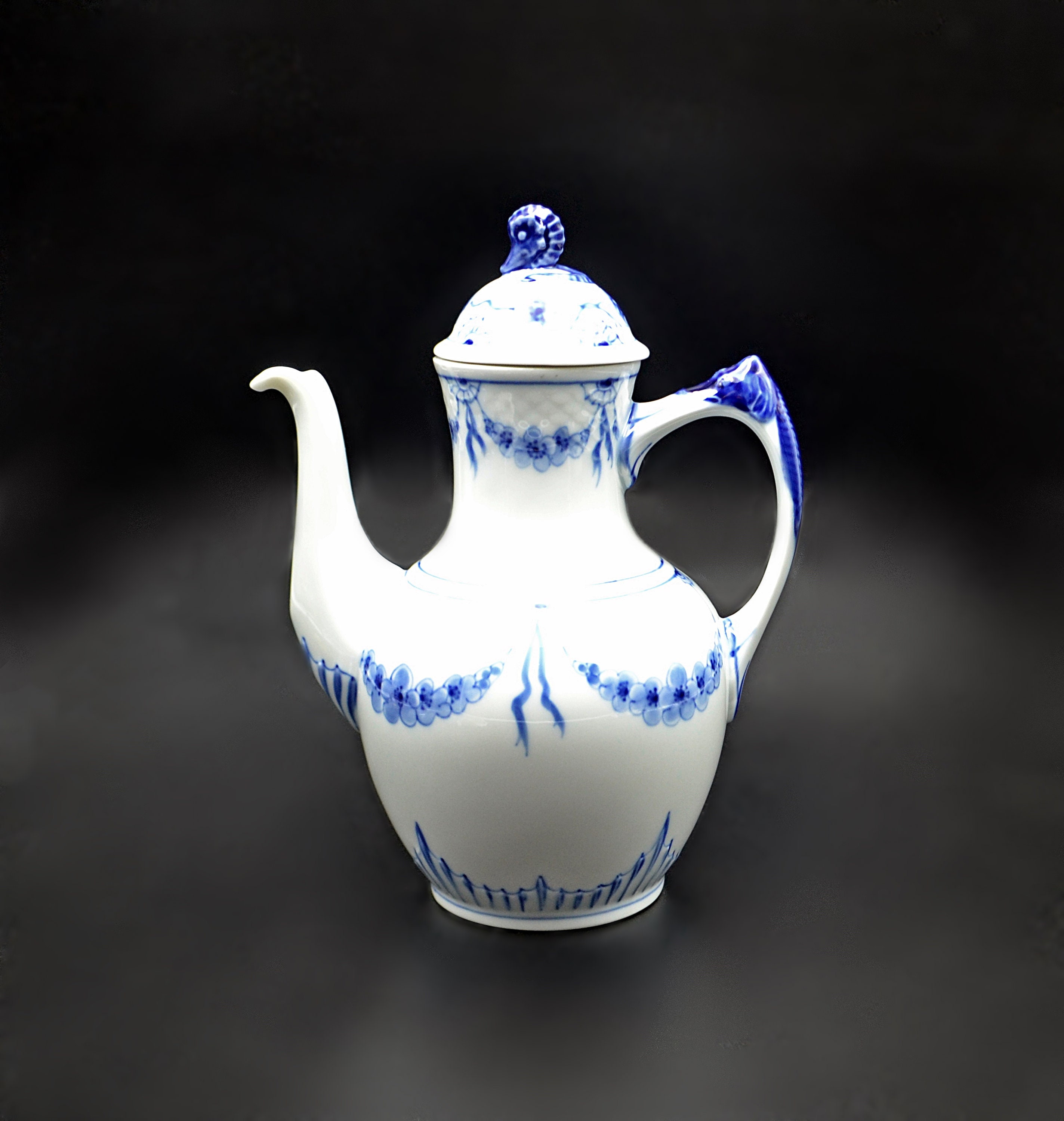 Bing and Grondahl Teapot Blue White Seahorse Pot |