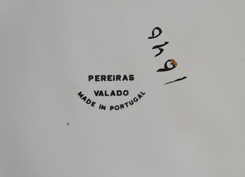 Pereiras Valado Portugal Porcelain Trinket Box White Porcelain With Gilt Roses