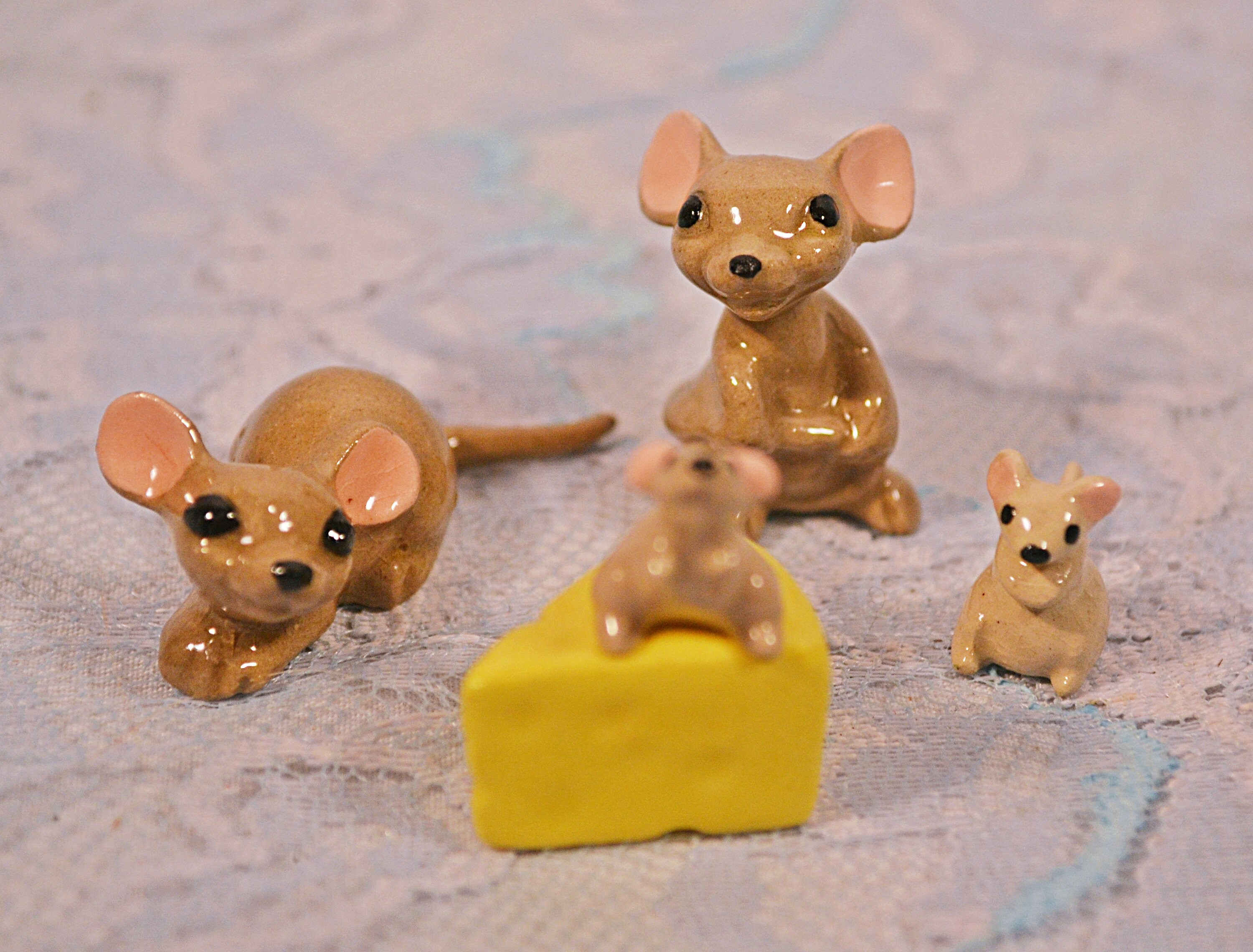 mouse figurine toy