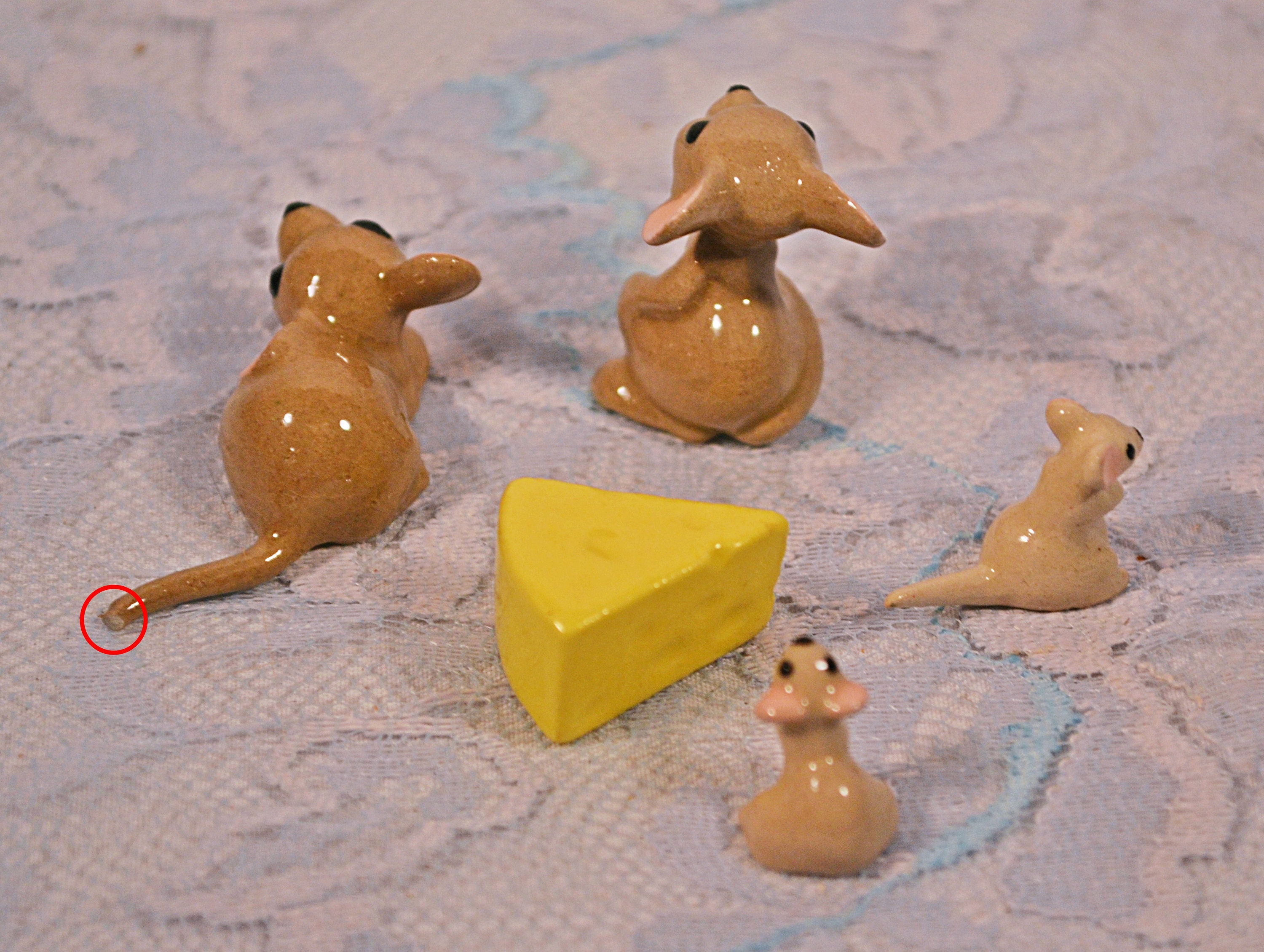 small mouse figurines