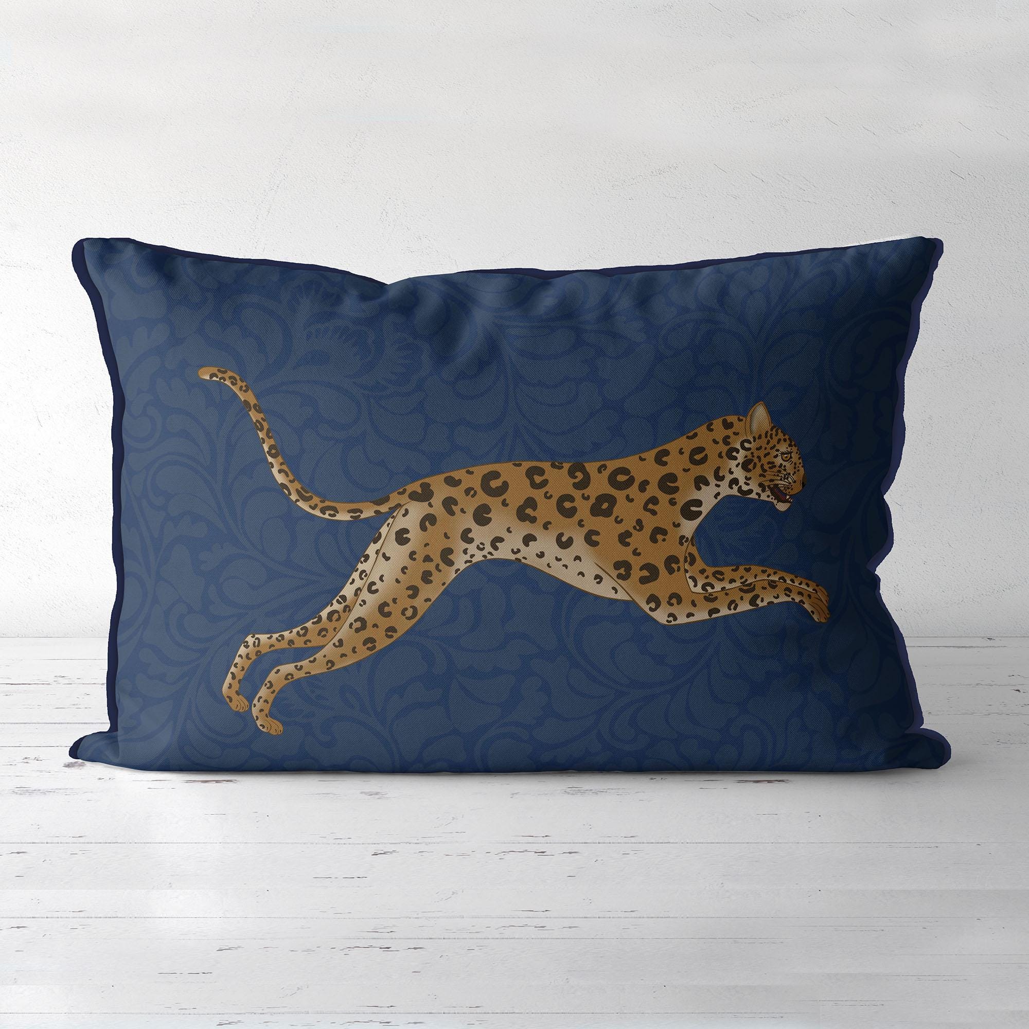 Leopard Lendenkissen, Grünes Animal Print Kissen, Dekoratives Dekokissen, Olive Sofa Akzent, Moderne Maximalistische Wohnkultur