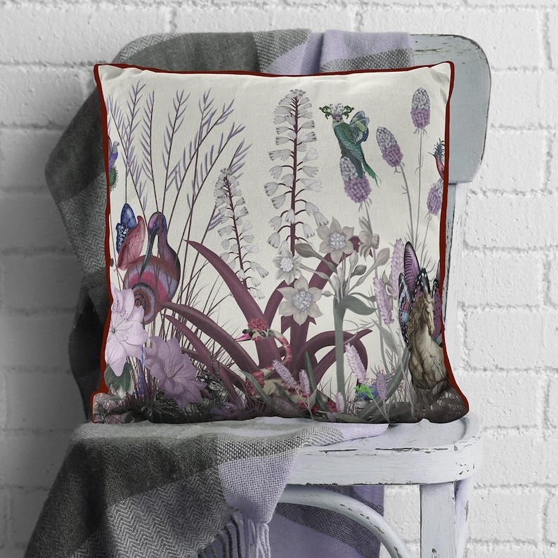 Federa per cuscino con cigno e fiori, cuscino di design fatto a mano con insoliti e bellissimi uccelli, elegante cuscino decorativo per la casa con motivo floreale rosa. immagine 3