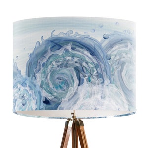 Paralume Sea Swell in blu e bianco - Arredamento moderno in stile costiero per la casa Paralume nautico per lampada da tavolo o lampada a sospensione per soffitto in spiaggia