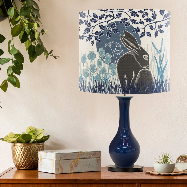 hare table lamp