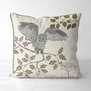 Barn owl pillow cover, woodland bird design for rustic country cottage, cushion cover