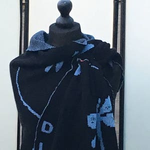 Forget-Me-Not/Black, Dragonfly in Amber, Outlander Shawl, knitted shawl, vegan friendly
