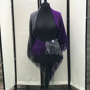 Outlander inspired, knitted, triangle shawl with tassels, chunky shawl, rent shawl, triangle shawl, claire fraser, vegan friendly