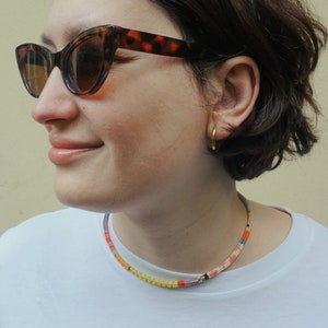 Beachy Boho Perlen Halskette Zierlicher handgefertigter Schmuck Zarte mehrfarbige Halskette für Frauen, Geschenk zum 30 Bild 8