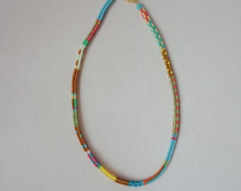 Handgemaakte kleurrijke Boho kralenketting - Perfect cadeau voor Moederdag - Zaadkraal Zomersieradenideeën