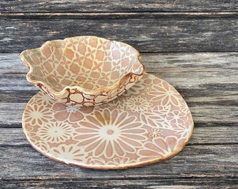 Handmade in Texas, hand formed, handmade, patterned, unique, clay, pottery, ceramic, glazed, one of a kind, cereal bowl, dish, crocheted