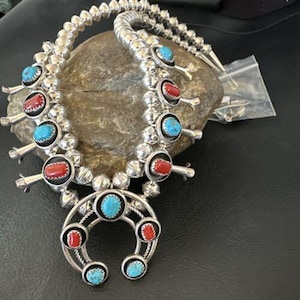 Navajo Shadowbox Coral Kingman Turquoise Squash Bloesem Ketting | Sterlingzilveren Boho Shadowbox Squash Bloesem Set |  | 17&quot; | 16112&quot;