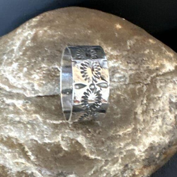 Navajo Stamped Sterling Silver Thumb Ring | Sz 14 | Authentic