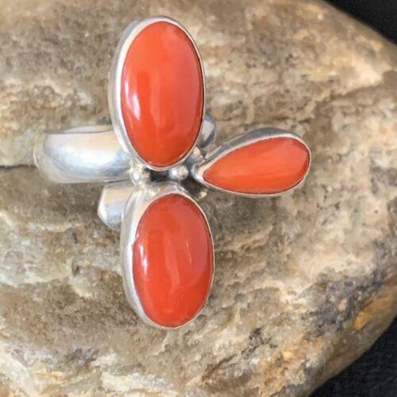 ナバホ族 レッドコーラル マルチストーンリング | 本物のネイティブ