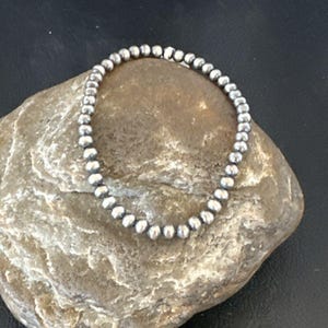Pulsera de perlas navajo / Pulsera de plata esterlina / Cuentas de 4 a 8 mm / 7&quot;-8&quot; / Joyería artesanal del suroeste / Pulsera navajo / Regalo para ella