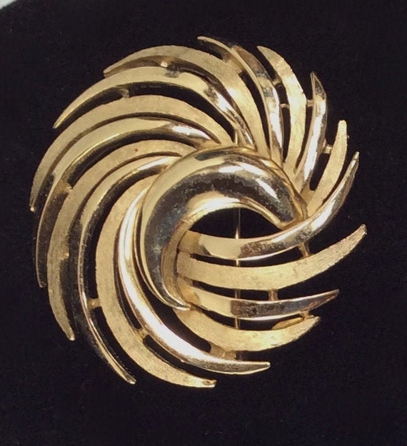 Crown TRIFARI Abstract Swirl Brooch | Crescent Mo… - image 4