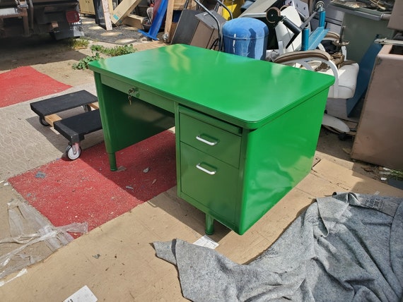 Single pedestal steel desk deals